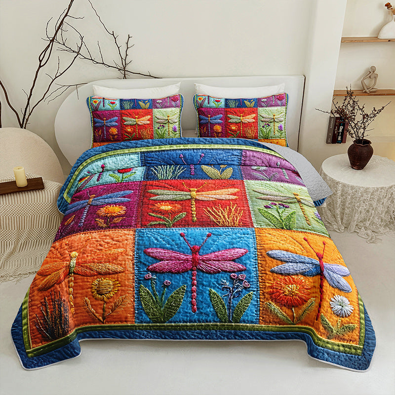 Dragonflies pattern quilted bedspread set