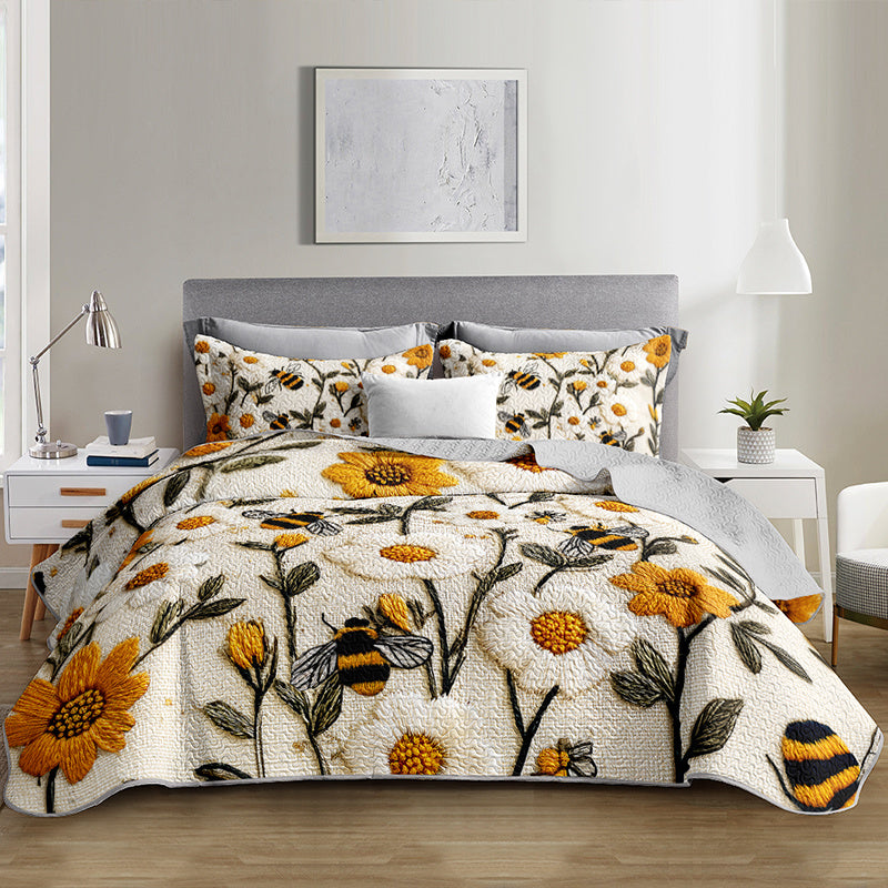 Flowers and bees pattern quilted bedspread set